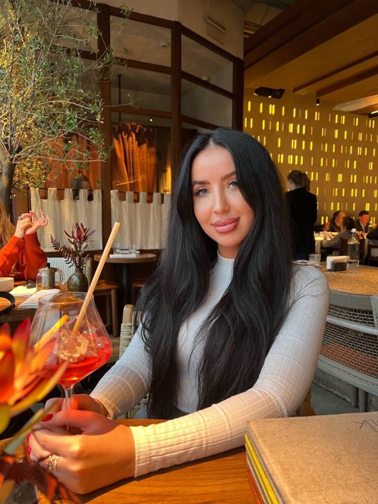 Лучшие эскорт услуги от Медди в Москве